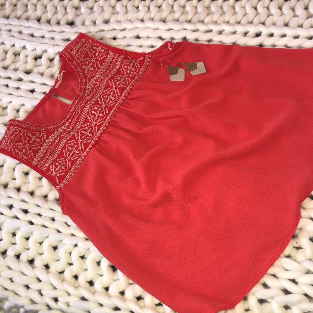 Sleeveless smocked top